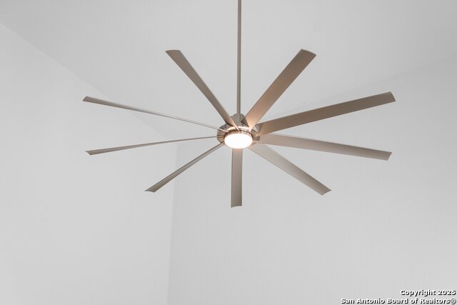 Image 9 of 43 For 2641 White Willow