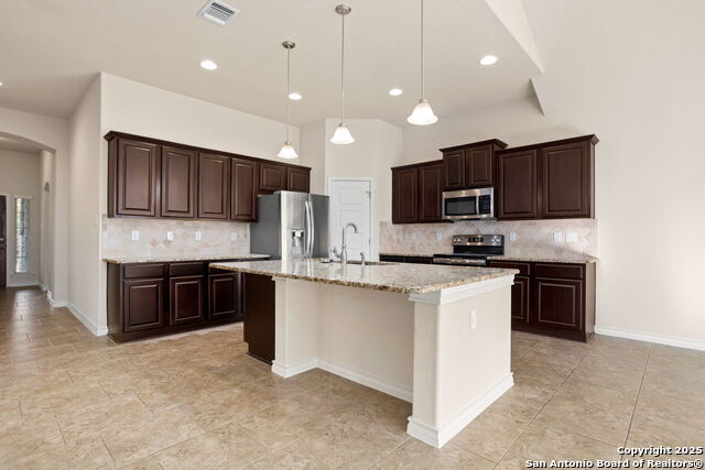 Image 8 of 15 For 601 Saddle Villa