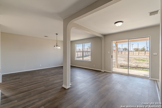 Listing photo id 12 for 4303 Rogans Hbr