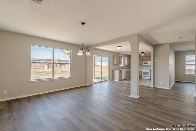 Listing photo id 15 for 4303 Rogans Hbr