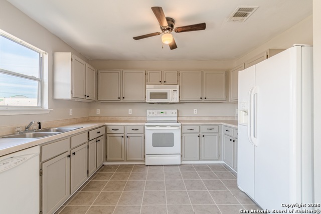 Listing photo id 18 for 4303 Rogans Hbr
