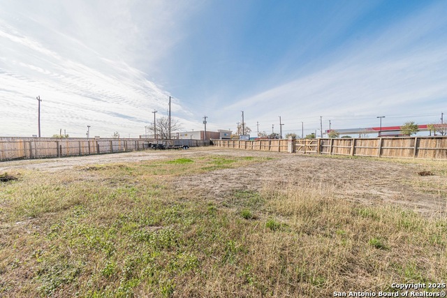Listing photo id 42 for 4303 Rogans Hbr