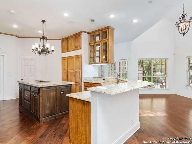 Listing photo id 8 for 6 De Zavala