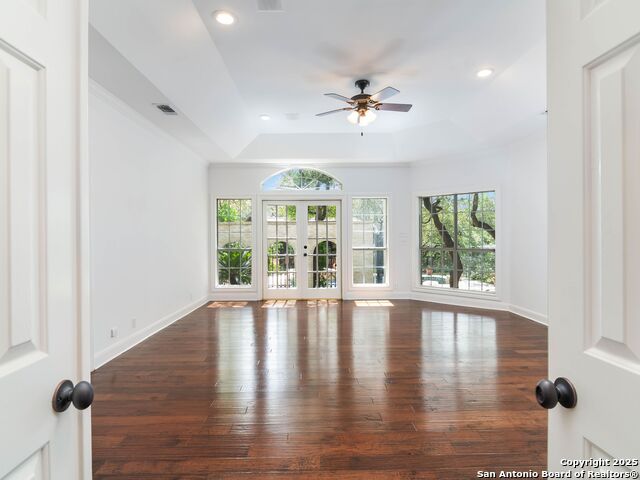 Listing photo id 15 for 6 De Zavala