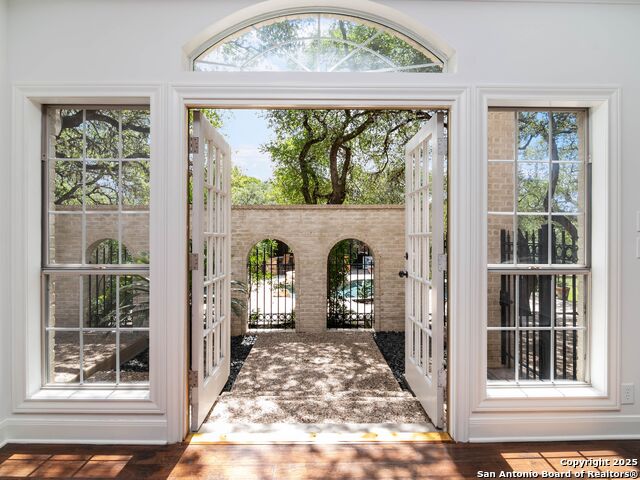 Listing photo id 17 for 6 De Zavala