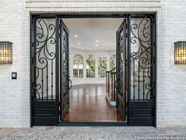 Listing photo id 1 for 6 De Zavala