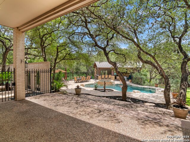 Listing photo id 34 for 6 De Zavala