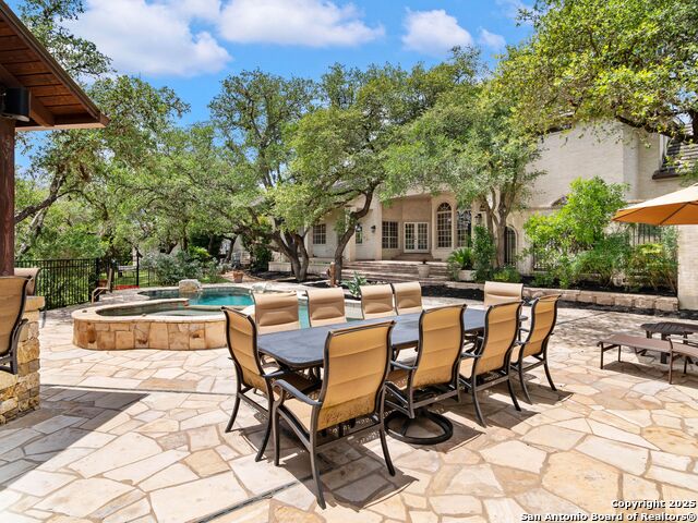 Listing photo id 37 for 6 De Zavala