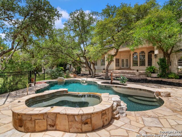 Listing photo id 38 for 6 De Zavala