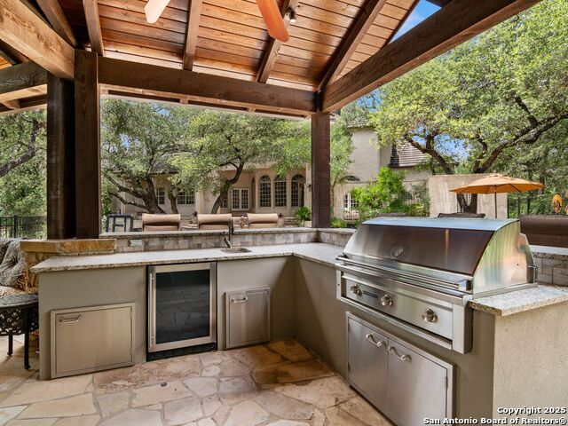 Listing photo id 39 for 6 De Zavala
