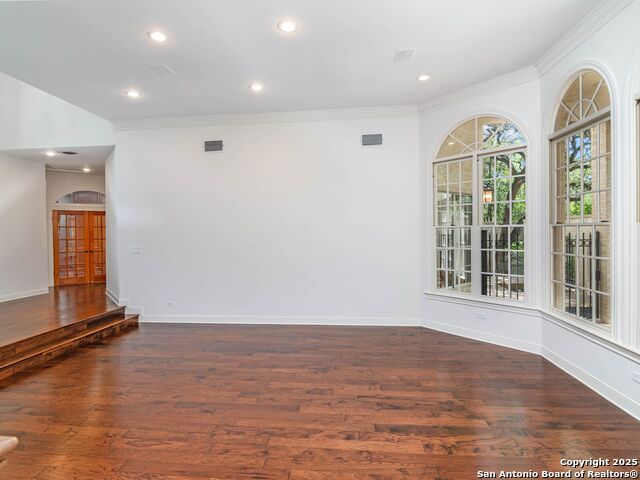 Listing photo id 4 for 6 De Zavala