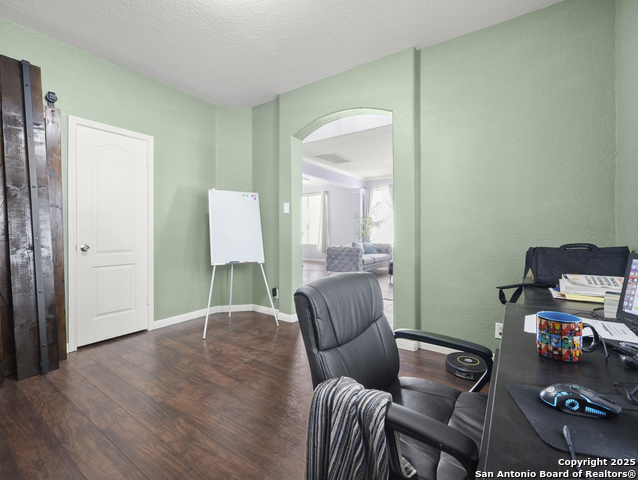 Image 7 of 42 For 21010 Las Lomas Blvd