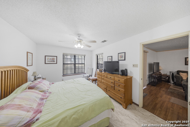 Listing photo id 16 for 4212 Medical 1007