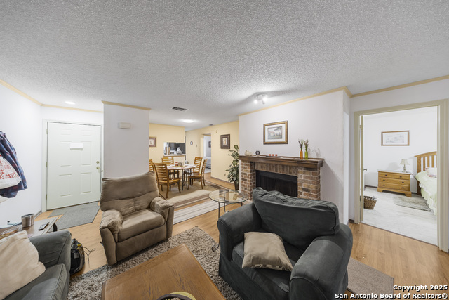 Listing photo id 1 for 4212 Medical 1007