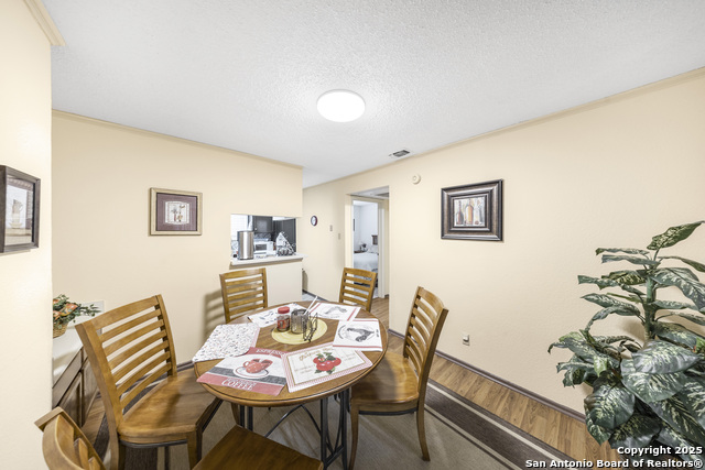 Listing photo id 2 for 4212 Medical 1007