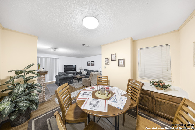 Listing photo id 3 for 4212 Medical 1007