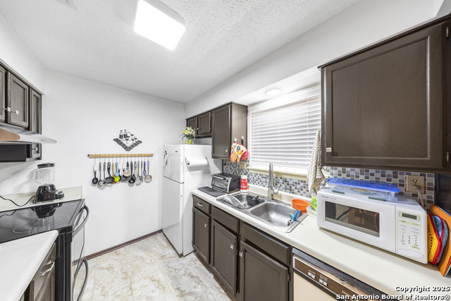 Listing photo id 7 for 4212 Medical 1007