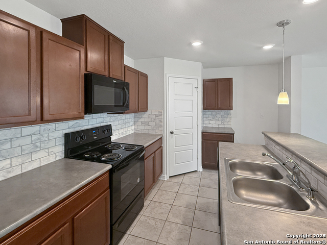 Image 3 of 17 For 3439 Jefferson Dr