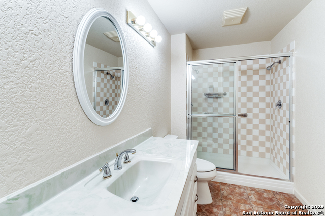 Image 11 of 15 For 832 Saint James