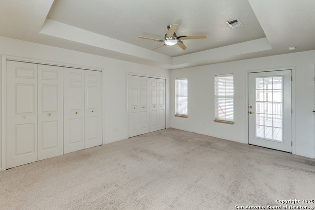 Image 7 of 15 For 832 Saint James