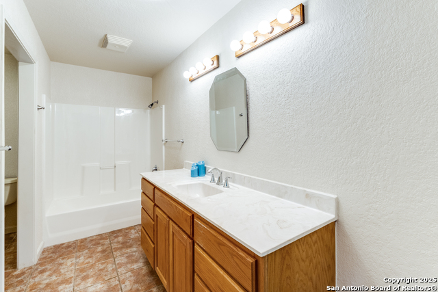 Image 8 of 15 For 832 Saint James