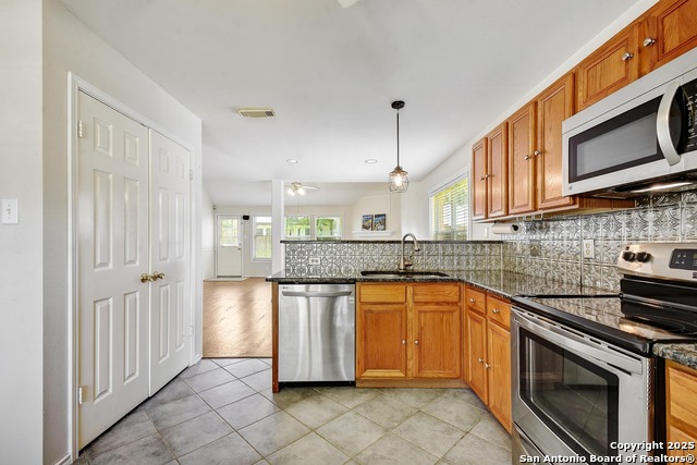 Image 9 of 34 For 1004 Sandy Ridge Cir