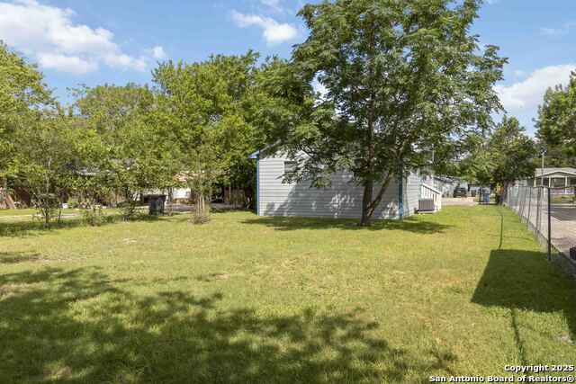 Image 16 of 18 For 1669 W. Bridge St