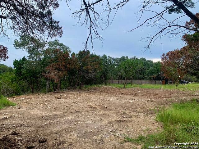 Listing photo id 8 for 807 Stagecoach