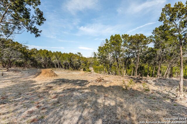 Listing photo id 3 for 807 Stagecoach