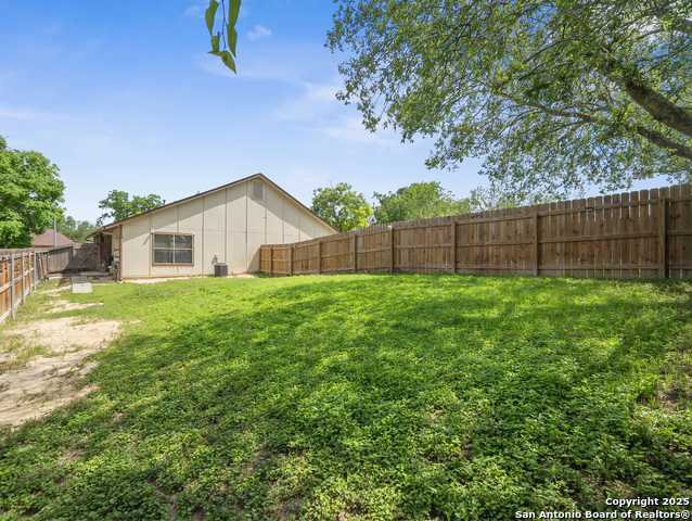 Image 18 of 39 For 14423 Edgemont
