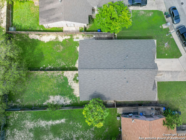 Image 2 of 39 For 14423 Edgemont