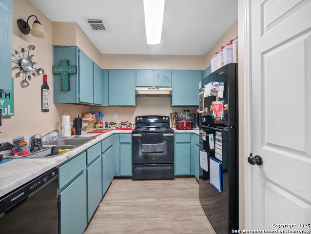 Image 22 of 39 For 14423 Edgemont