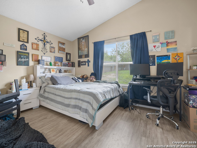 Image 23 of 39 For 14423 Edgemont