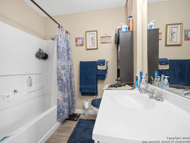 Image 26 of 39 For 14423 Edgemont