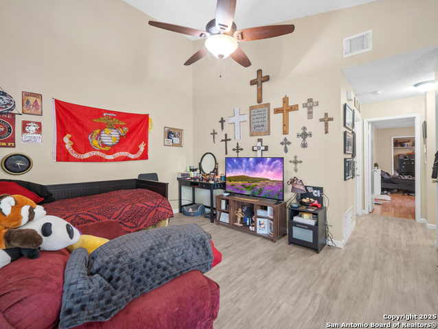 Image 28 of 39 For 14423 Edgemont
