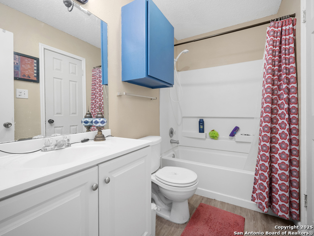 Image 32 of 39 For 14423 Edgemont