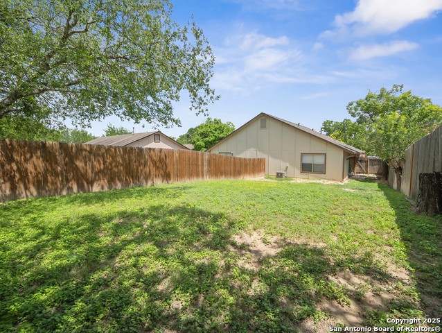 Image 34 of 39 For 14423 Edgemont