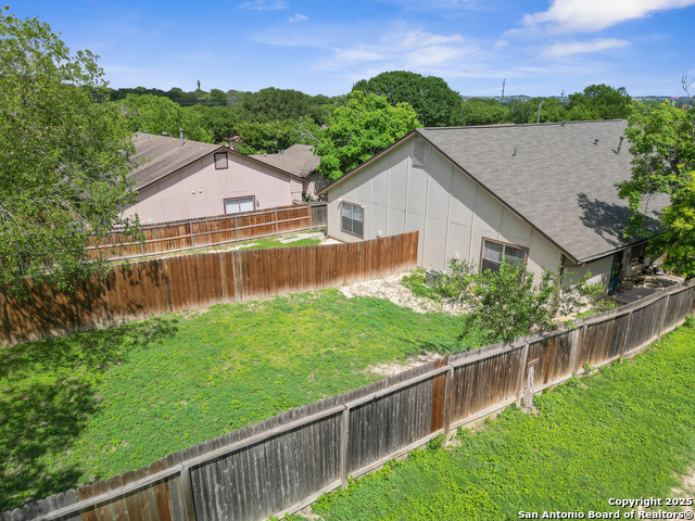 Image 38 of 39 For 14423 Edgemont