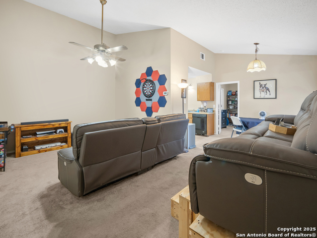 Image 5 of 39 For 14423 Edgemont