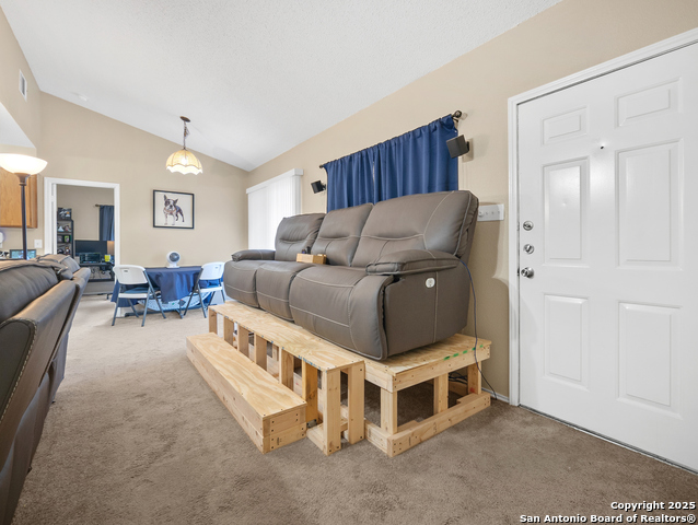 Image 6 of 39 For 14423 Edgemont