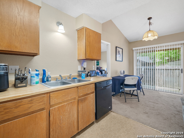 Image 7 of 39 For 14423 Edgemont