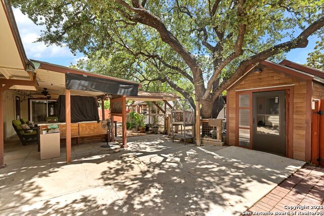 Image 4 of 23 For 10811 Briarway