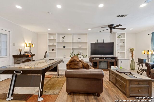 Image 8 of 23 For 10811 Briarway