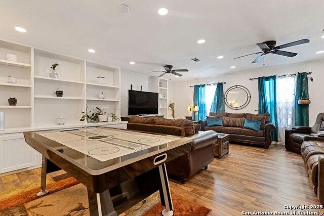 Image 9 of 23 For 10811 Briarway