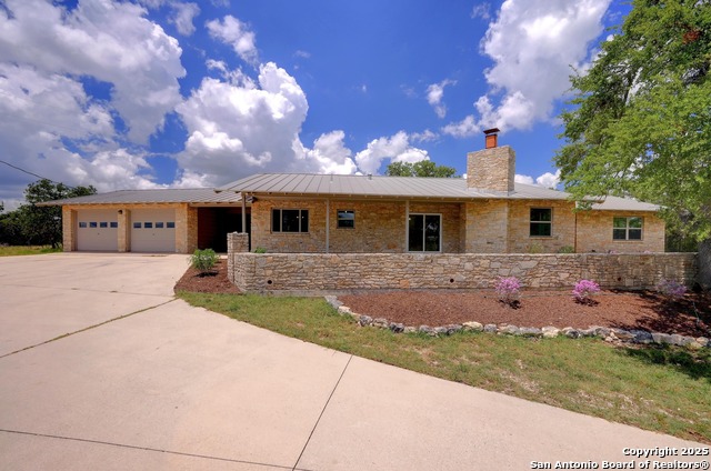 Image 3 of 49 For 935 Spring Branch Rd.