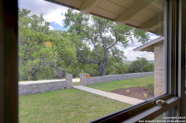 Image 36 of 49 For 935 Spring Branch Rd.