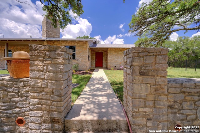 Image 4 of 49 For 935 Spring Branch Rd.