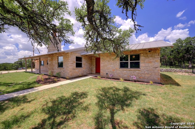 Image 5 of 49 For 935 Spring Branch Rd.