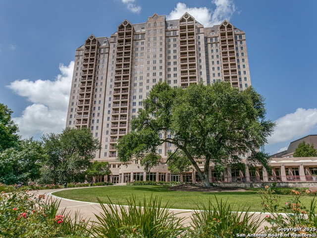 Image 24 of 28 For 1 Towers Park  211