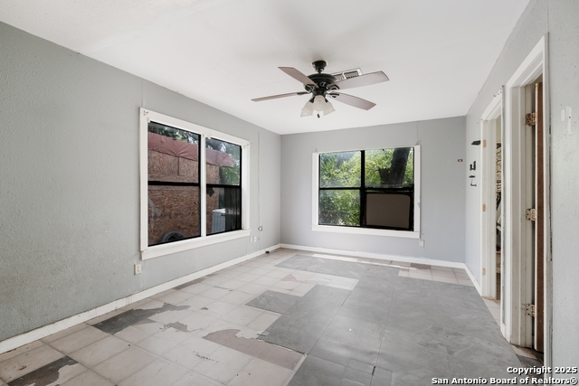 Image 9 of 17 For 723 Larry  